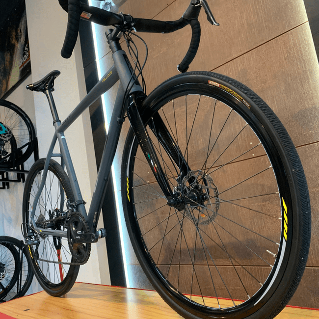 Bicicleta Oggi Velloce Aro 700 Claris 16v Grafite e Preto - Seminova