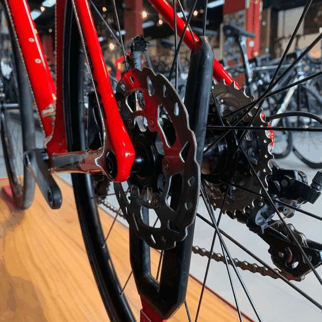 Bicicleta Specialized Tarmac SL6 Aro 700 105 22v Vermelha e Branca - Seminova