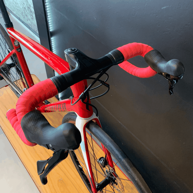 Bicicleta Specialized Tarmac SL6 Aro 700 105 22v Vermelha e Branca - Seminova