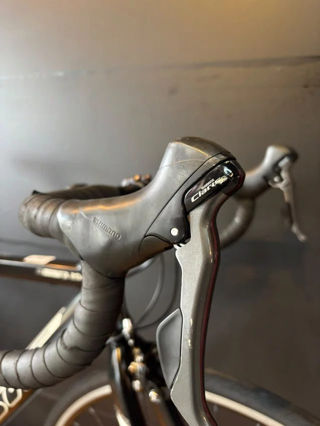 Bicicleta seminova a700 tsw tr-20 shimano claris 16v t-54 preto/branca