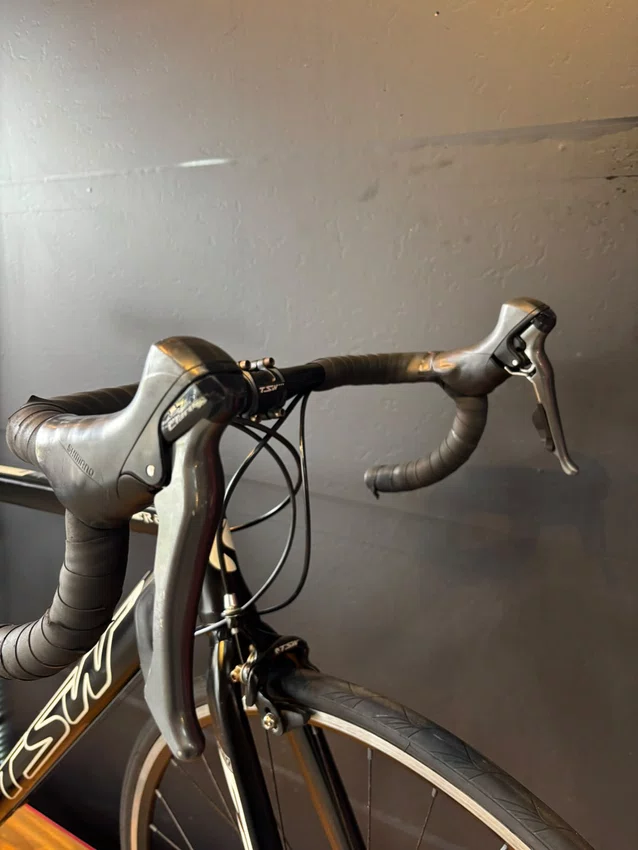 Bicicleta seminova a700 tsw tr-20 shimano claris 16v t-54 preto/branca