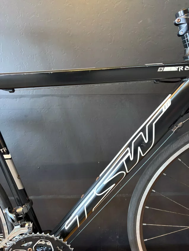 Bicicleta seminova a700 tsw tr-20 shimano claris 16v t-54 preto/branca