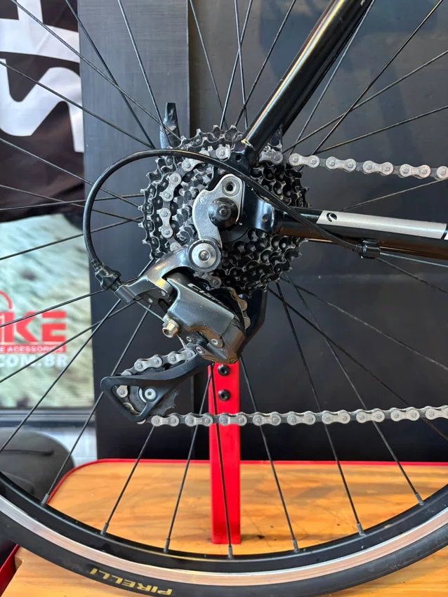 Bicicleta seminova a700 tsw tr-20 shimano claris 16v t-54 preto/branca