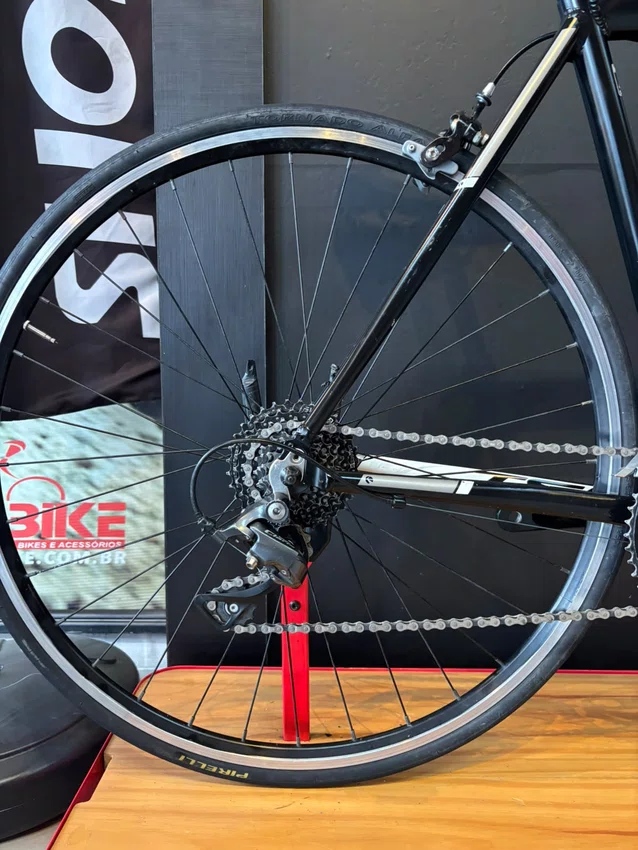 Bicicleta seminova a700 tsw tr-20 shimano claris 16v t-54 preto/branca