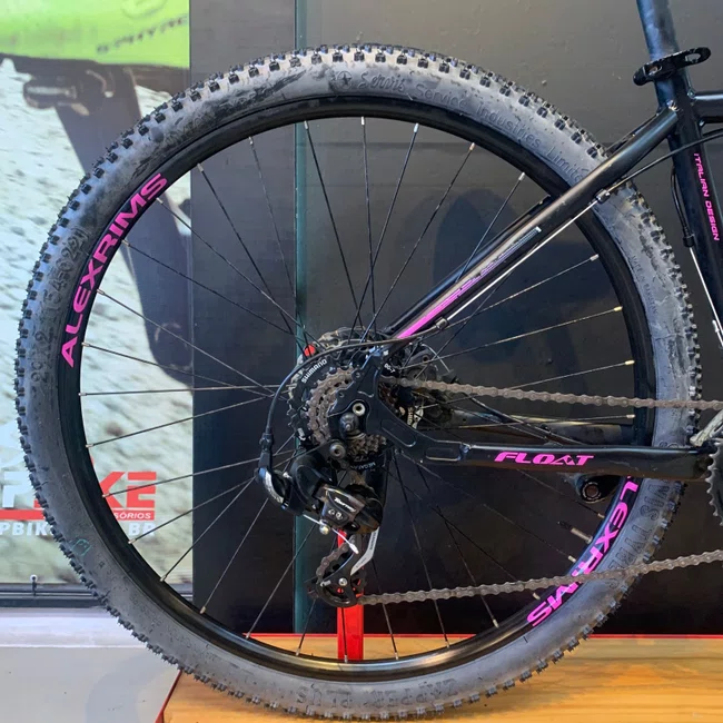 Bicicleta Oggi Float Sport Aro 29 Tourney 21v Grafite e Rosa -  Seminova