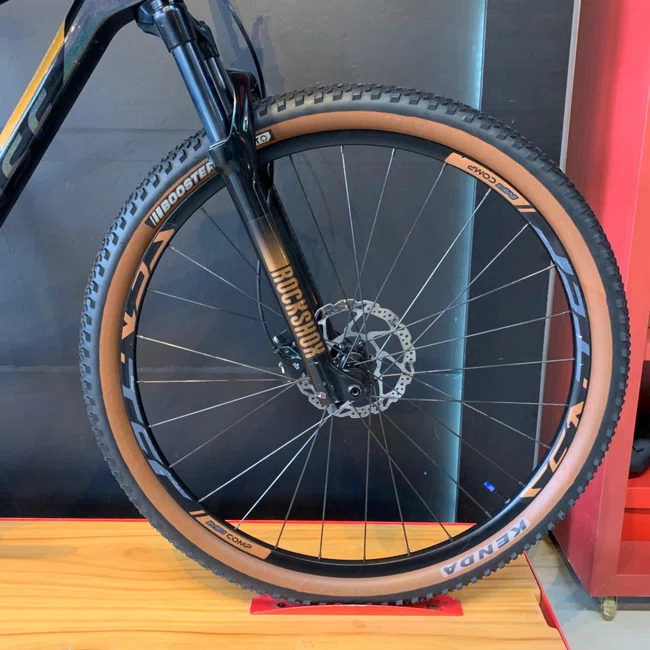 Bicicleta Sense Impact Carbon Aro 29 Deore 12v Camaleão - Seminova