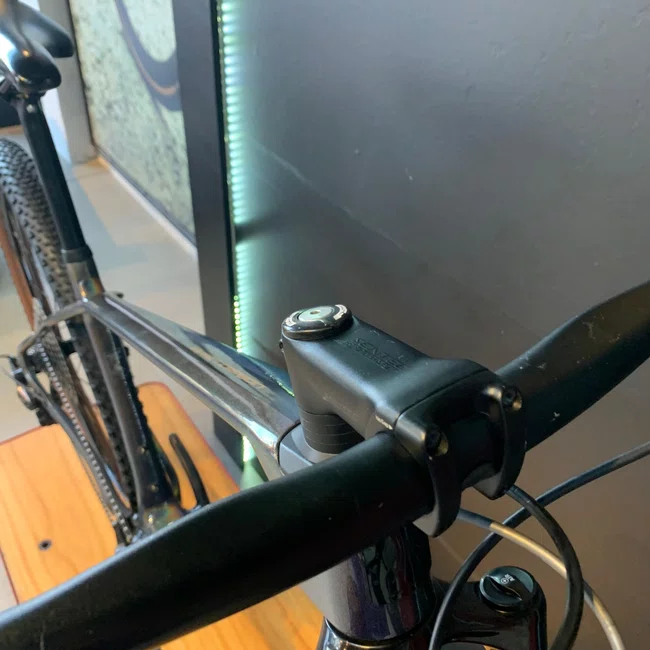 Bicicleta Sense Impact Carbon Aro 29 Deore 12v Camaleão - Seminova