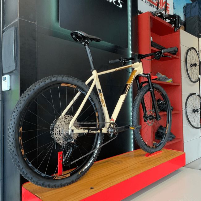 Bicicleta Sense Impact Comp Aro 29 Deore 12v 2023 Creme e Marrom