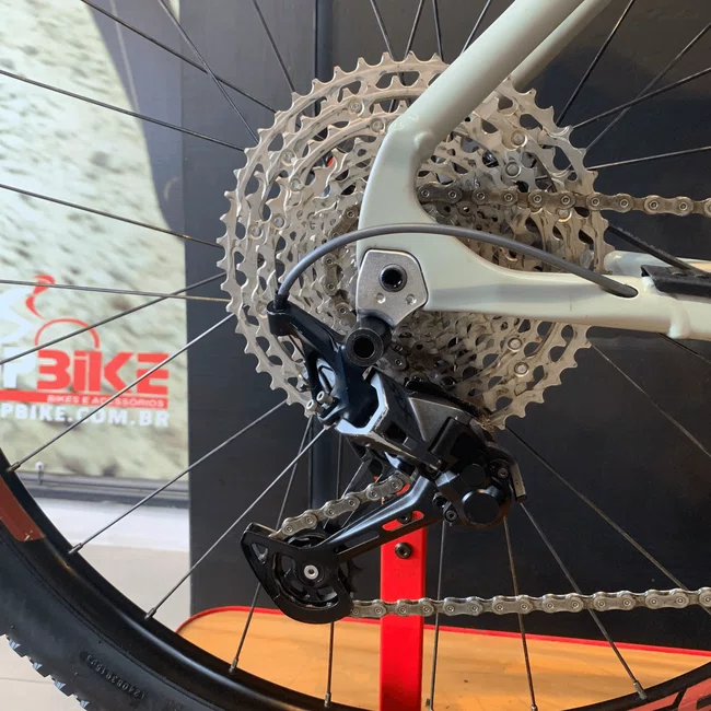 Bicicleta Sense Impact SL Aro 29 Deore 12v T-19 Creme e Marrom - Seminova
