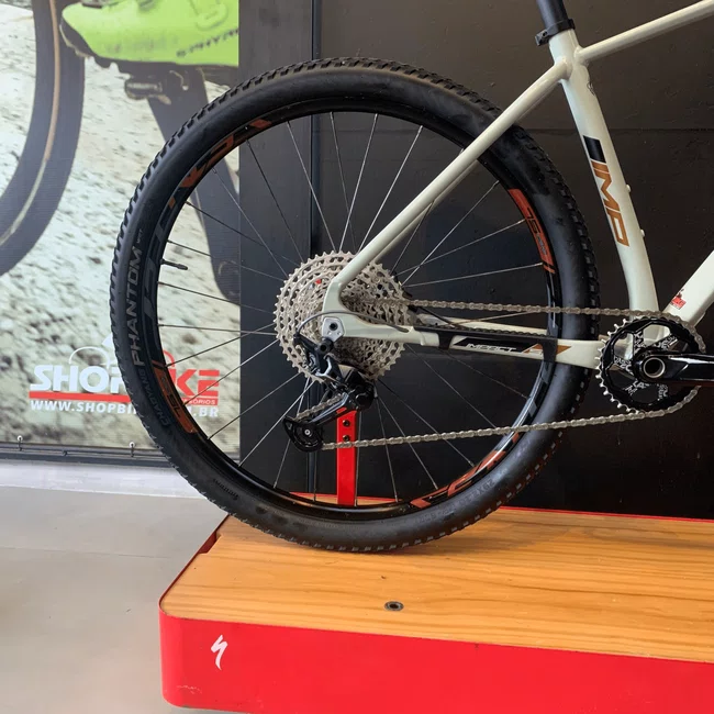 Bicicleta Sense Impact SL Aro 29 Deore 12v T-19 Creme e Marrom - Seminova