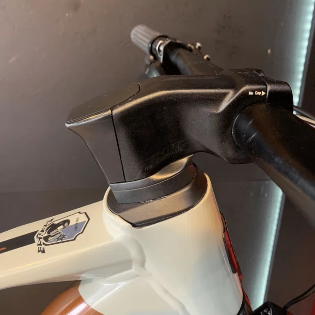 Bicicleta Sense Impact SL Aro 29 Deore 12v T-19 Creme e Marrom - Seminova