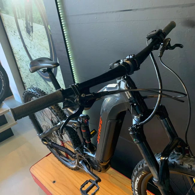 Bicicleta Sense Impulse E-Trail Aro29 Deore 12v Cinza e Laranja - Seminova