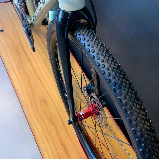 Bicicleta Sense Versa Comp Aro 700 Sora 18v Creme - Seminova