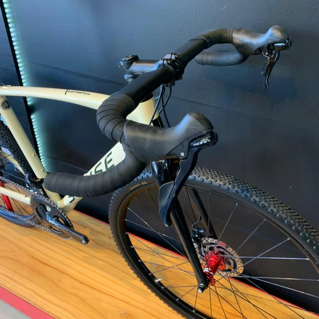 Bicicleta Sense Versa Comp Aro 700 Sora 18v Creme - Seminova