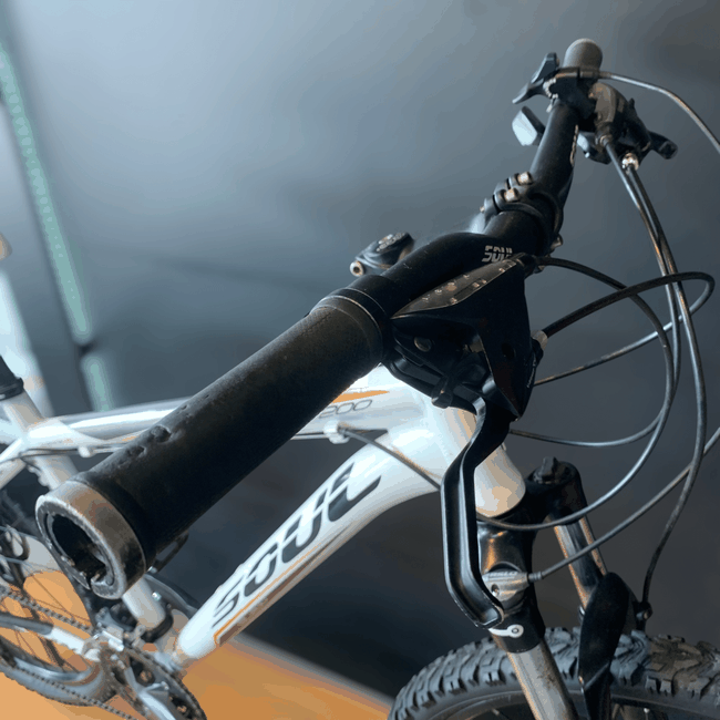 Bicicleta  Soul 200 Aro 26 Acera 27v Branca e Laranja - Seminova