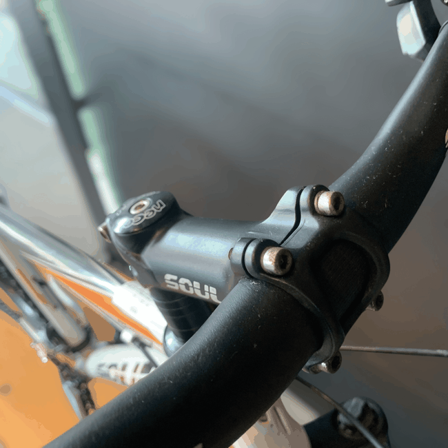 Bicicleta  Soul 200 Aro 26 Acera 27v Branca e Laranja - Seminova