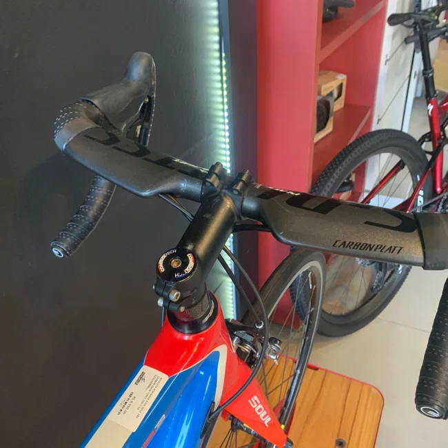 Bicicleta Soul 3R3 Carbon Aro 700 Sram Force 22V Azul e Vermelho - Seminova