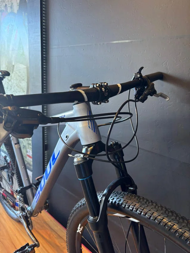 Bicicleta Soul HT SL 529 Aro 29 Deore 20v T-19 Cinza e Azul - Seminova