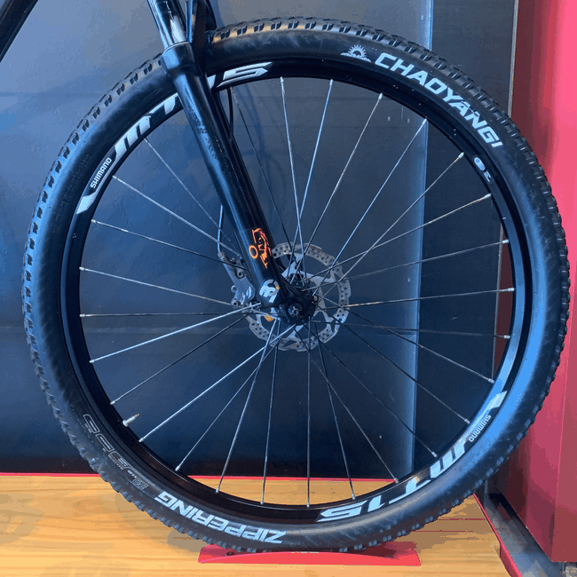 Bicicleta Soul Magma HT 229 Carbon Aro 29 Deore 12v Azul Marinho e Laranja - Seminova