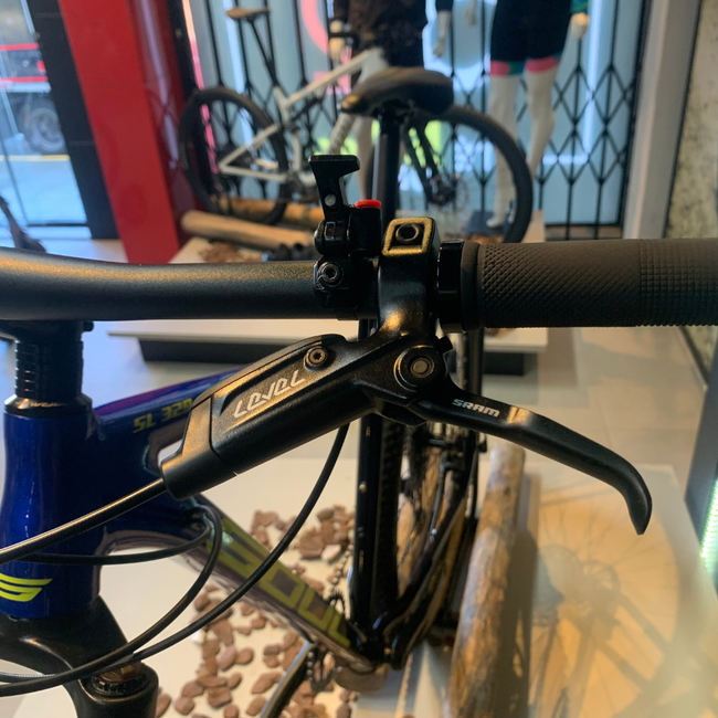 Bicicleta Soul SL329 Aro 29 SX 12v Azul e Amarelo e Preto - Seminova