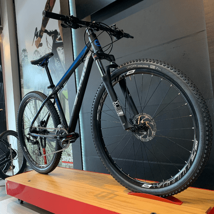 Bicicleta South Super Speed HD Aro 29  Altus 18v Preto e Azul