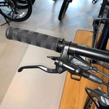 Bicicleta South Super Speed HD Aro 29  Altus 18v Preto e Azul