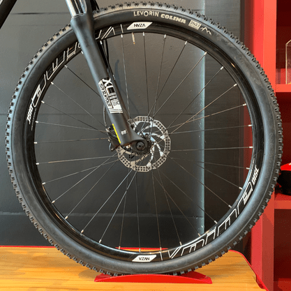 Bicicleta South Super Speed HD Aro 29  Altus 18v Preto e Azul