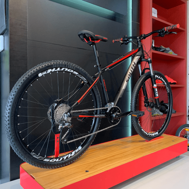 Bicicleta South Super Speed HD Aro 29  Altus 18v Preto e Vermelho