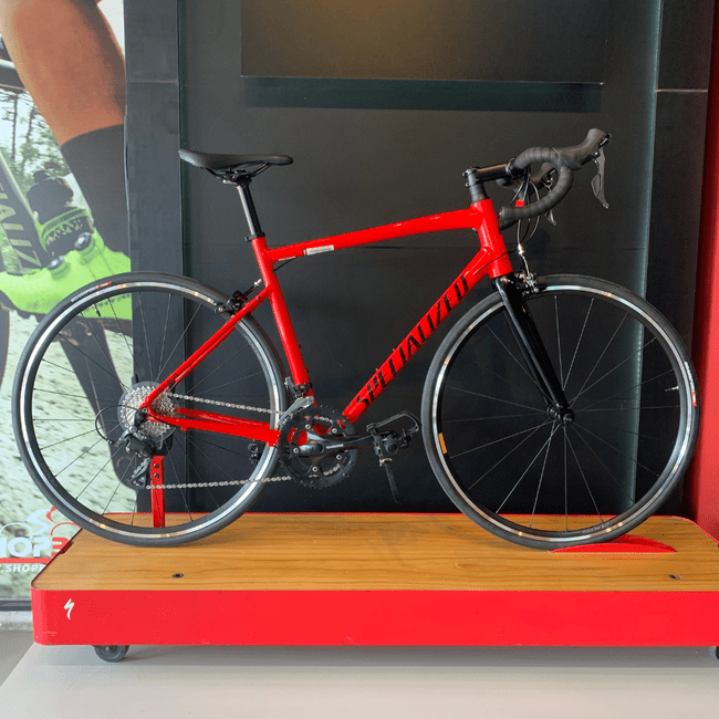 Bicicleta Specialized Allez E5 Aro 700 Claris 16v 2022 Vermelho e Preto