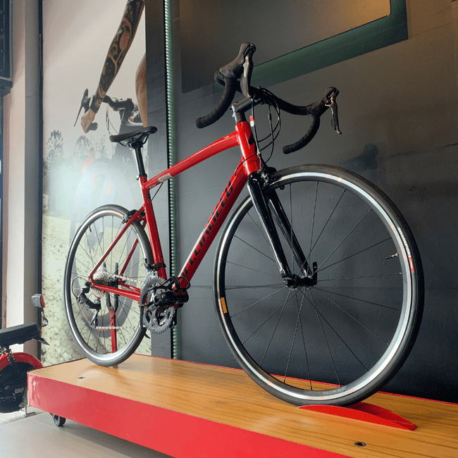 Bicicleta Specialized Allez E5 Aro 700 Claris 16v 2022 Vermelho e Preto