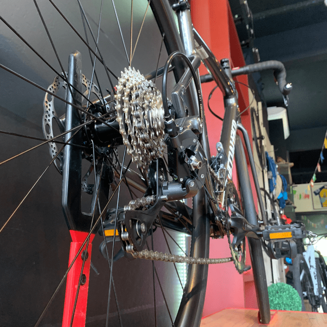 Bicicleta Specialized Allez E5 Aro 700 Claris 16v Cinza escuro e Branco e Prata