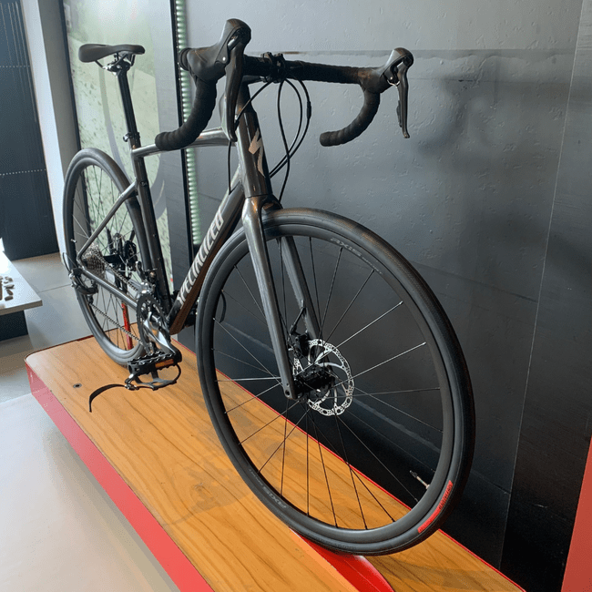 Bicicleta Specialized Allez E5 Aro 700 Claris 16v Cinza escuro e Branco e Prata