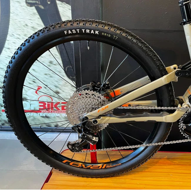 Bicicleta Specialized Aro 29 Turbo Levo Comp Alloy Xo1 12V Cinza e Laranja - Seminova