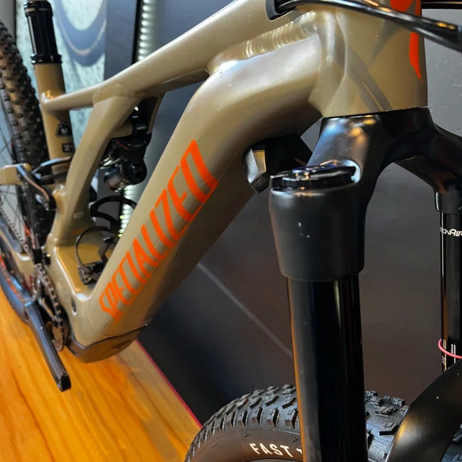 Bicicleta Specialized Aro 29 Turbo Levo Comp Alloy Xo1 12V Cinza e Laranja - Seminova