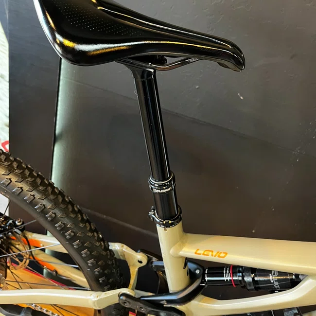 Bicicleta Specialized Aro 29 Turbo Levo Comp Alloy Xo1 12V Cinza e Laranja - Seminova