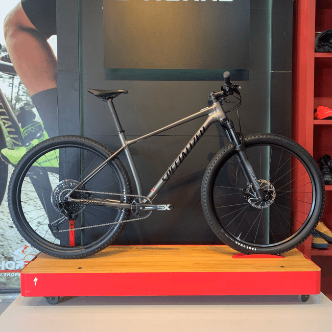 Bicicleta Specialized Chisel HT Aro 29 SX 12v 2022 Cinza Escuro e Preto