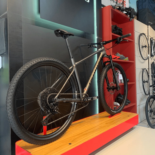 Bicicleta Specialized Chisel HT Aro 29 SX 12v 2022 Cinza Escuro e Preto