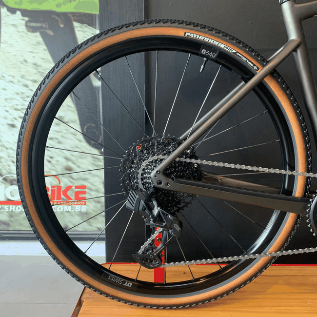 Bicicleta Specialized Diverge Comp Carbon Aro 700 GX AXS 12v Grafite e Preto - Seminova