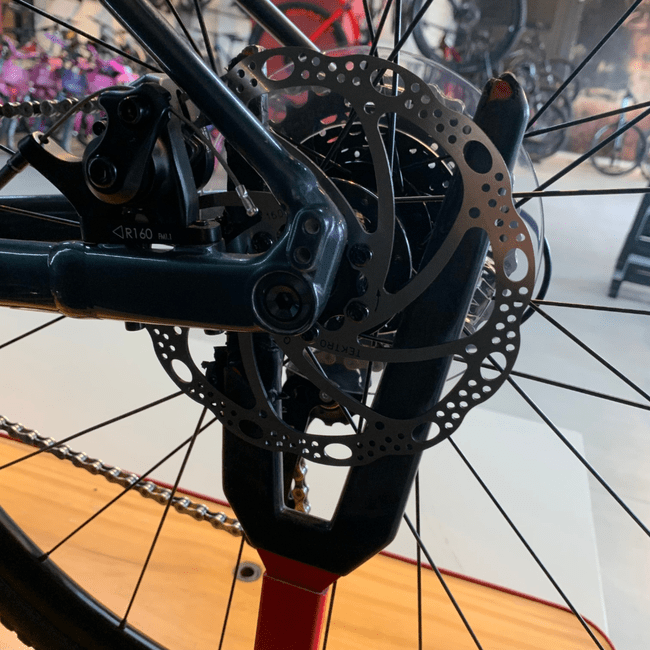 Bicicleta Specialized Diverge E5 Aro 700 Claris 8v 2022 Azul e Prata