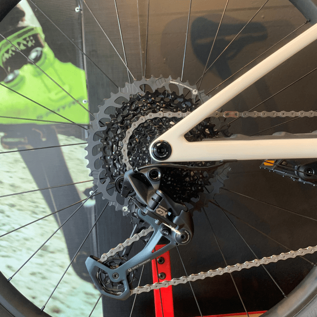 Bicicleta Specialized Epic 8 Full Comp Carbon Aro 29 GX 12v 2024 Branco e Cinza - Seminova