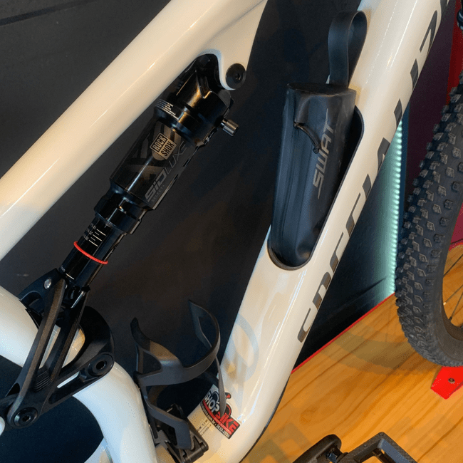 Bicicleta Specialized Epic 8 Full Comp Carbon Aro 29 GX 12v 2024 Branco e Cinza - Seminova