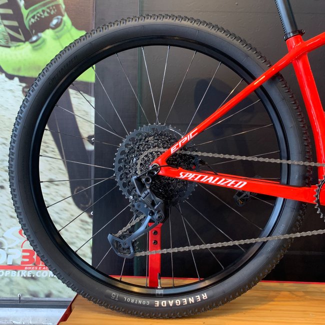 Bicicleta Specialized Epic Comp Aro 29 GX 12V Vermelho e Branco - Seminova