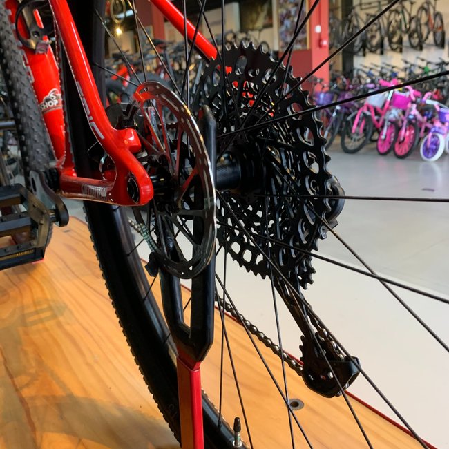 Bicicleta Specialized Epic Comp Aro 29 GX 12V Vermelho e Branco - Seminova