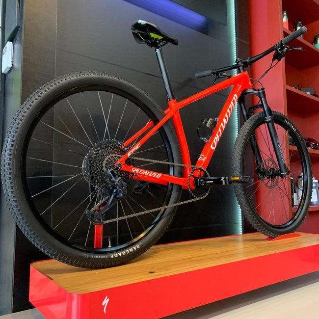 Bicicleta Specialized Epic Comp Aro 29 GX 12V Vermelho e Branco - Seminova