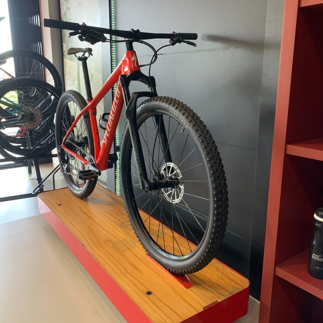 Bicicleta Specialized Epic Comp Aro 29 GX 12V Vermelho e Branco - Seminova