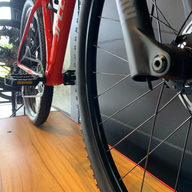 Bicicleta Specialized Epic Comp Aro 29 GX 12V Vermelho e Branco - Seminova