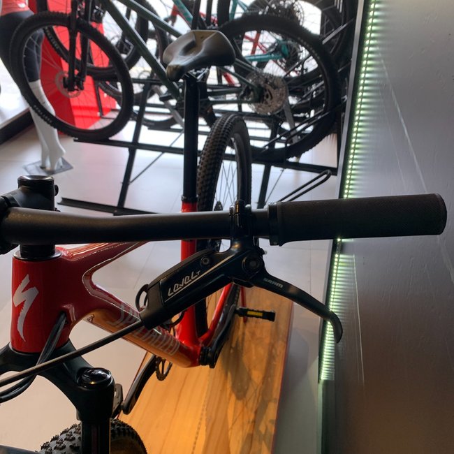 Bicicleta Specialized Epic Comp Aro 29 GX 12V Vermelho e Branco - Seminova