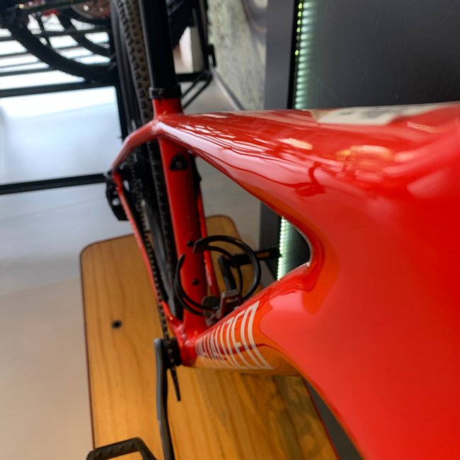 Bicicleta Specialized Epic Comp Aro 29 GX 12V Vermelho e Branco - Seminova