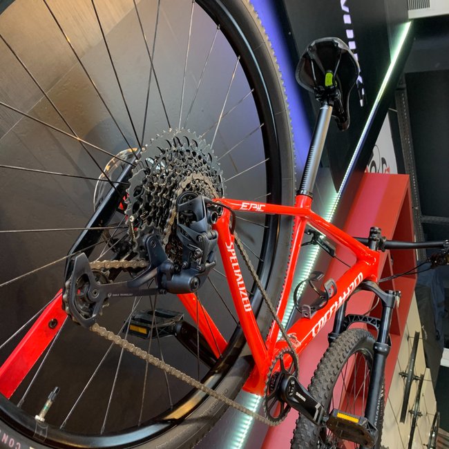 Bicicleta Specialized Epic Comp Aro 29 GX 12V Vermelho e Branco - Seminova