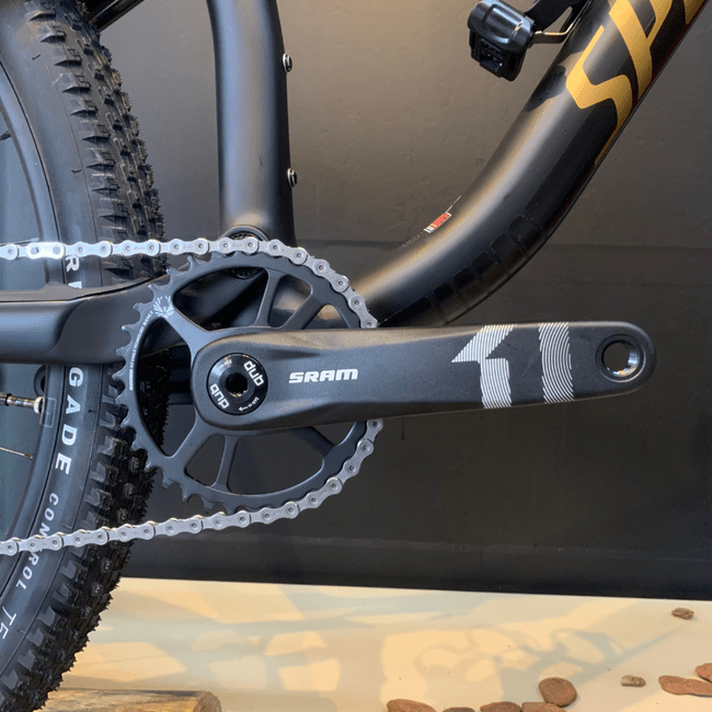 Bicicleta Specialized Epic Full Comp Aro 29 GX 12v Preto e Dourado